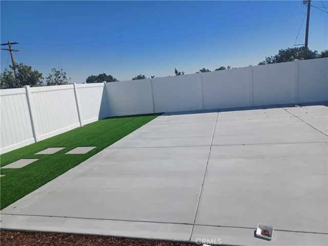 inside 750 sqft pad