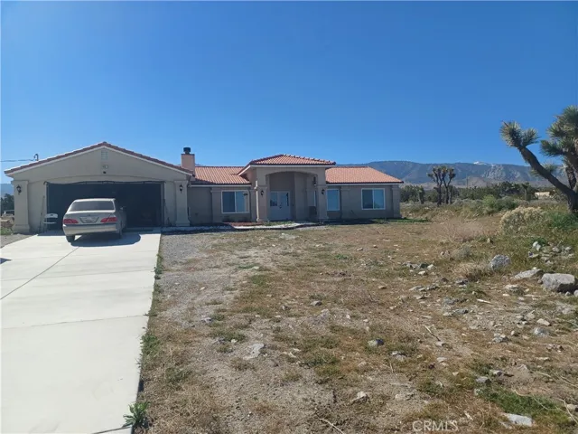 front  of house and driveway entrance