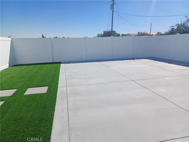 inside 750 sqft pad