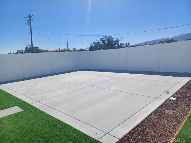 inside 750 sqft pad