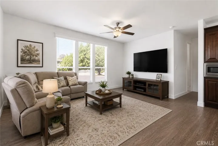 DIGITAL STAGED LIVING ROOM