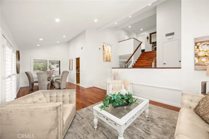 Open living & dining layout