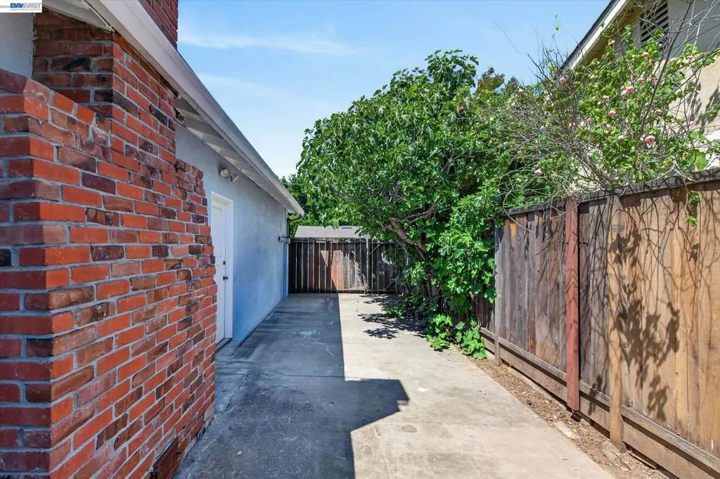 Sideyard