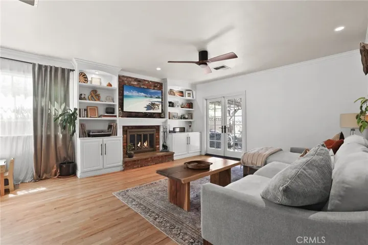 2914 Fallbrook Drive, Santa Ana, California 92706