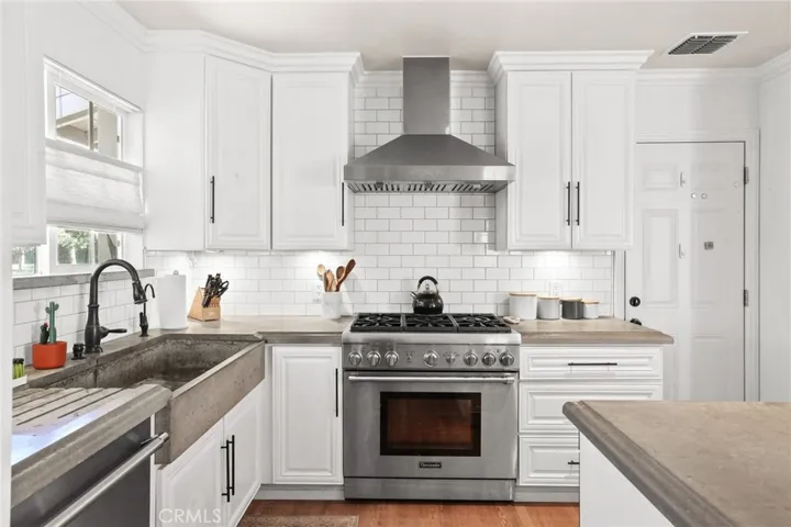 2914 Fallbrook Drive, Santa Ana, California 92706