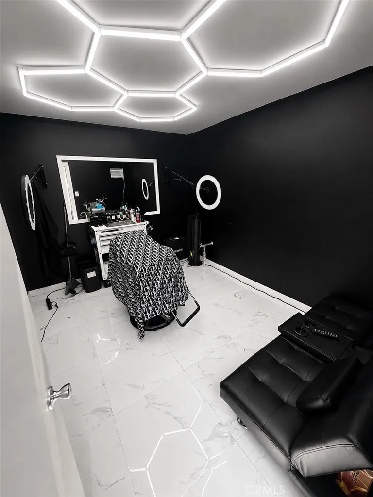 Flex Room