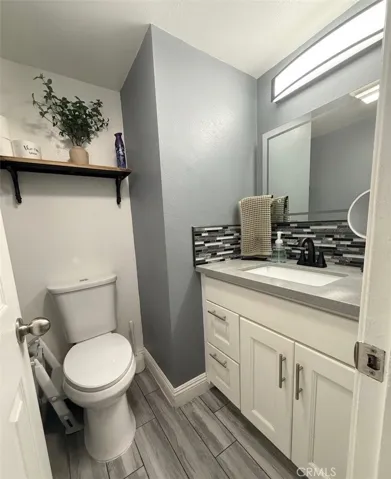 1/2 Bath