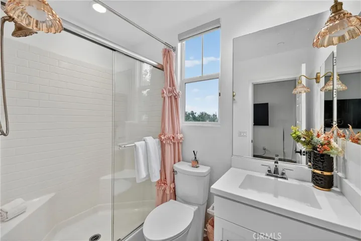 Den Space Bathroom