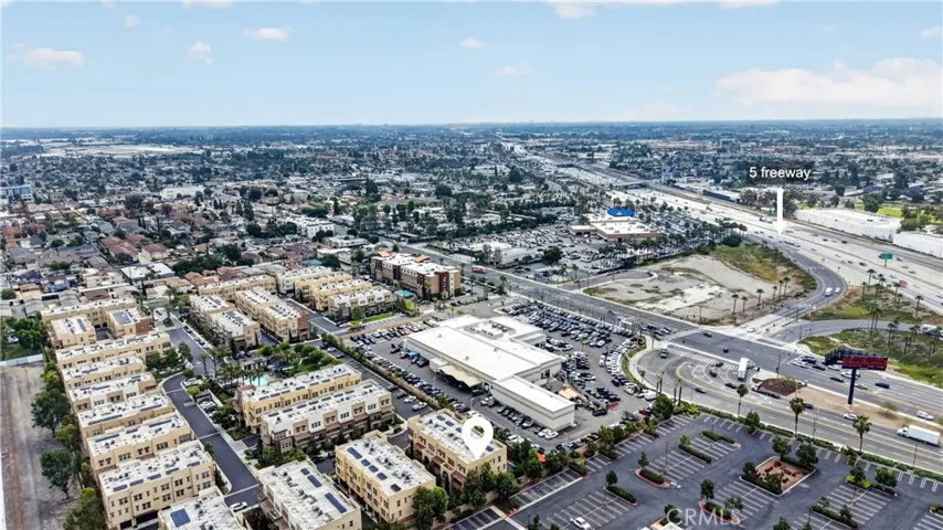 Easy Access to 5 Freeway (Irvine-or-LA)