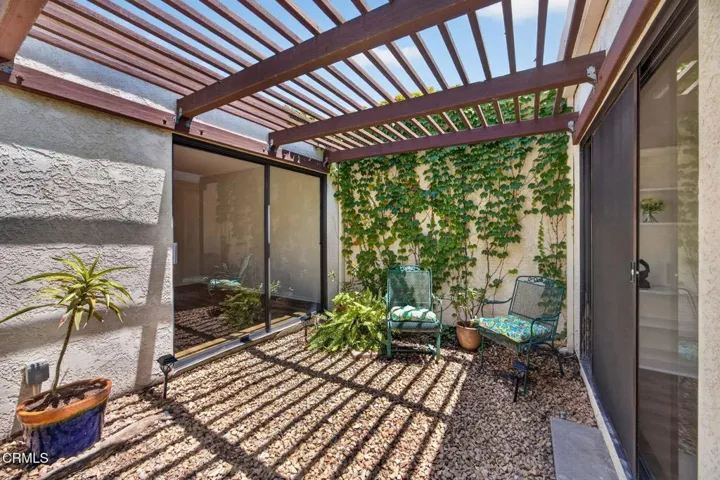 42-web-or-mls-Upmarket Media-2258Plac124