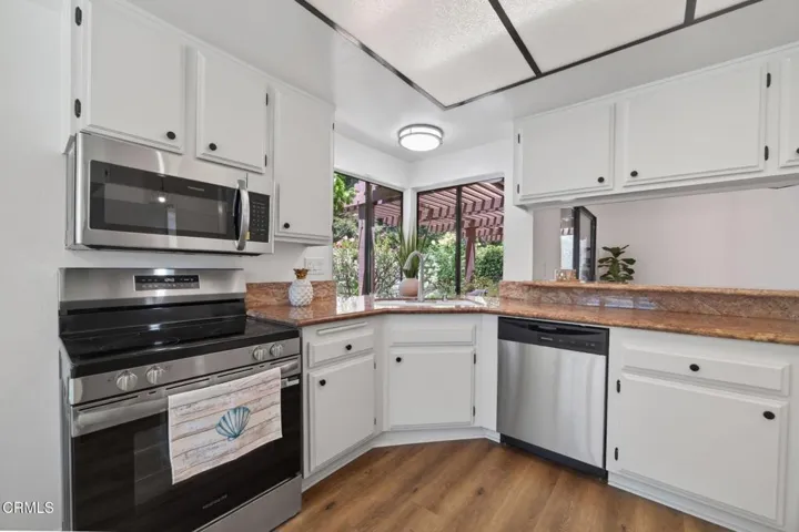 8-web-or-mls-Upmarket Media-2258Plac023