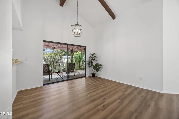 14-web-or-mls-Upmarket Media-2258Plac040