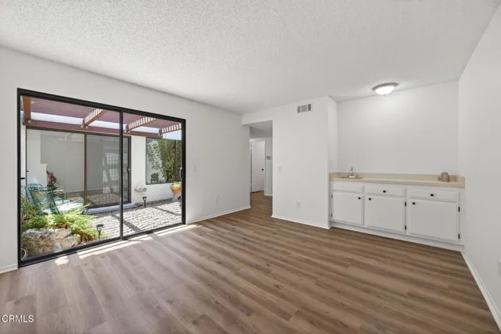 26-web-or-mls-Upmarket Media-2258Plac076