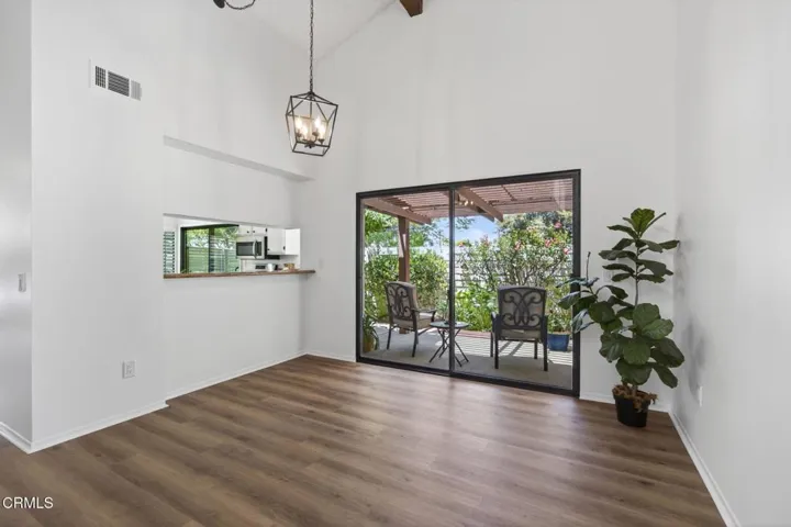15-web-or-mls-Upmarket Media-2258Plac043