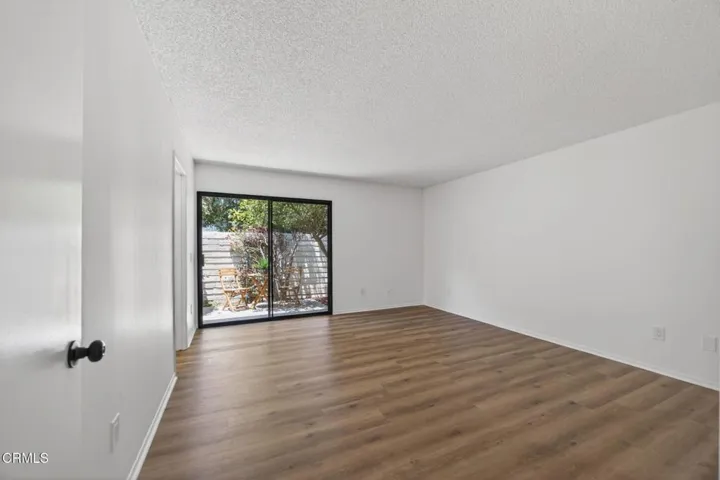 28-web-or-mls-Upmarket Media-2258Plac082