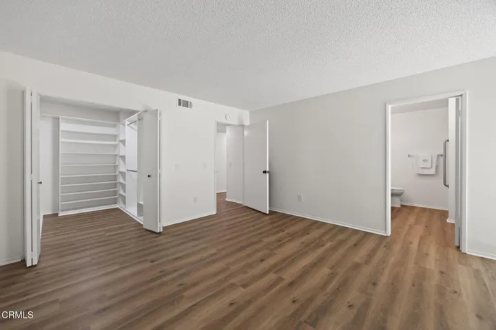 29-web-or-mls-Upmarket Media-2258Plac085