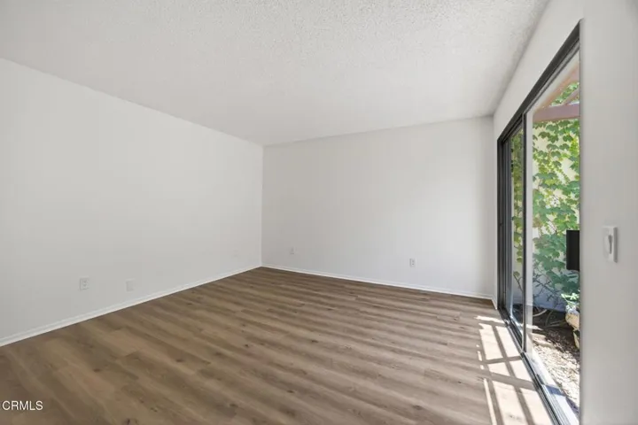 25-web-or-mls-Upmarket Media-2258Plac073