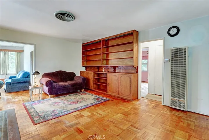 11142 Gaynor, Granada Hills, California 91344
