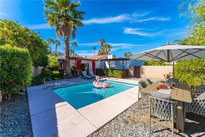 Option photo. Patio furniture here may not be actual.