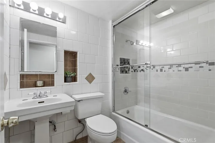 4780 Hub, Los Angeles, California 90042