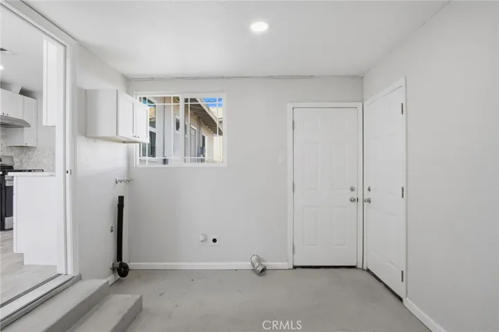 Laundry room/garage access