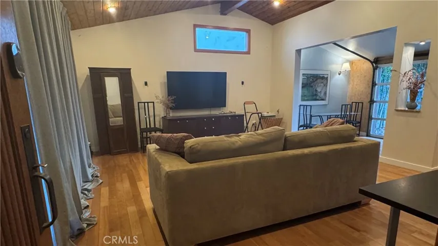 2117 Colby Avenue, West Los Angeles, California 90025