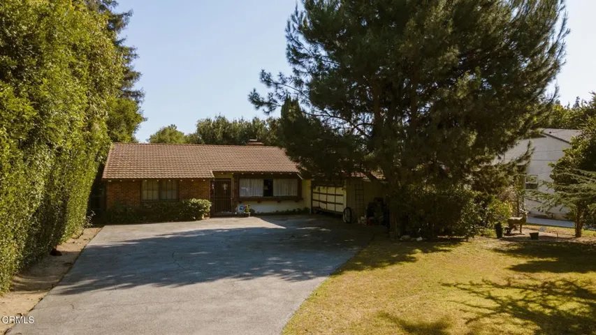 1-web-or-mls-36 E Longden Ave by Pierre