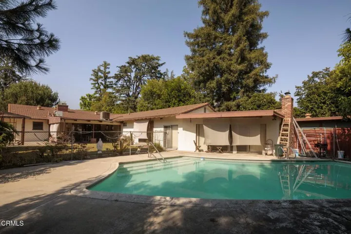10-web-or-mls-36 E Longden Ave by Pierre