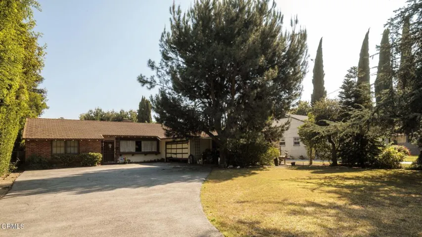 2-web-or-mls-36 E Longden Ave by Pierre