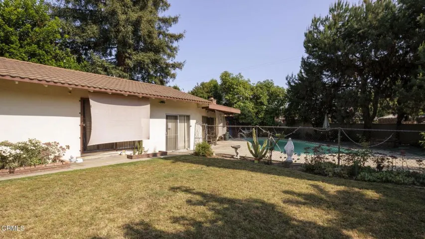 7-web-or-mls-36 E Longden Ave by Pierre