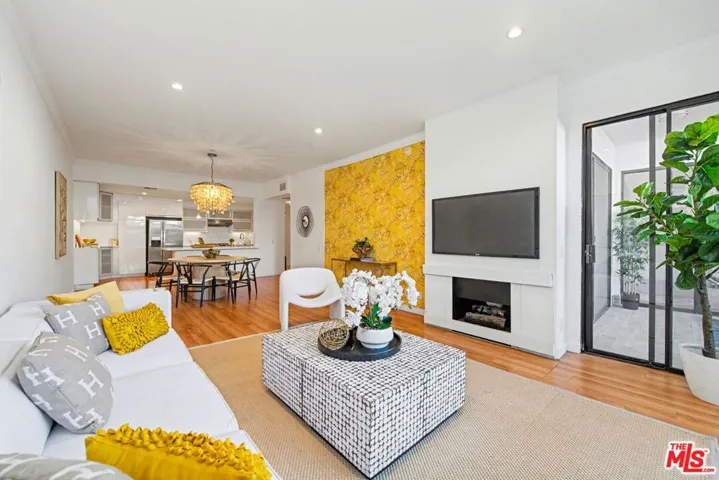 2276 S Beverly Glen Boulevard 207, Los Angeles, California 90064