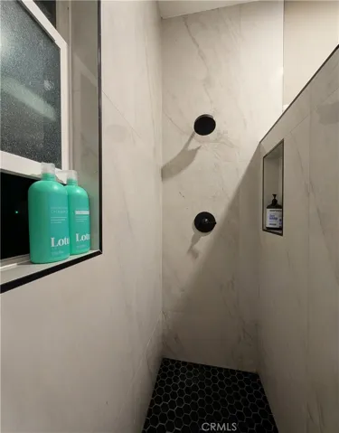 Studio ADU walk-in shower