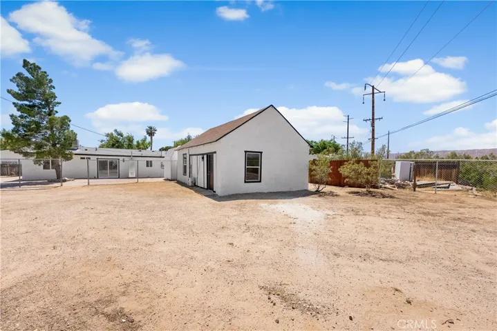 15992 Lawrence Drive, Mojave, California 93501
