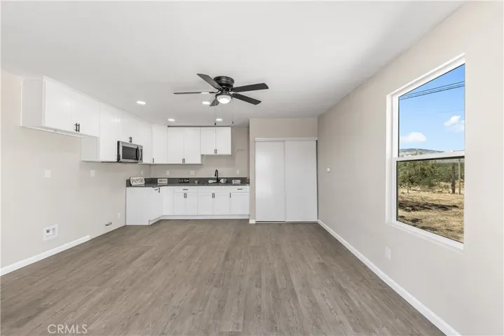 15992 Lawrence Drive, Mojave, California 93501