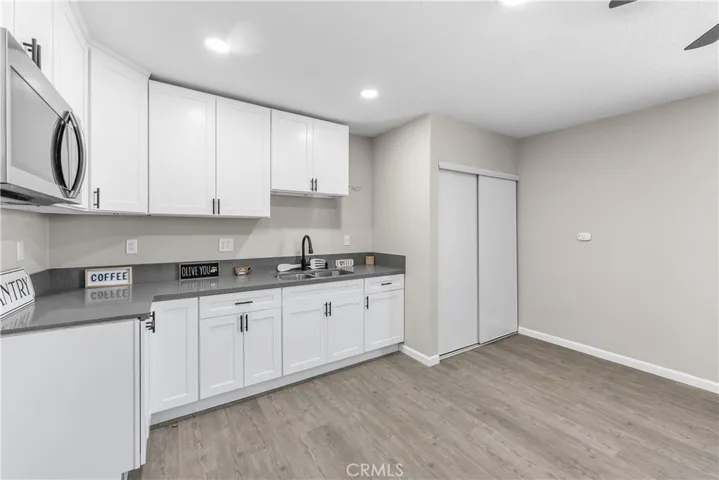 15992 Lawrence Drive, Mojave, California 93501