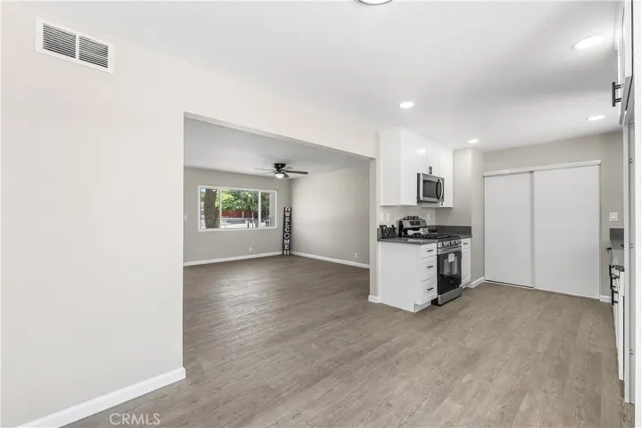 15992 Lawrence Drive, Mojave, California 93501