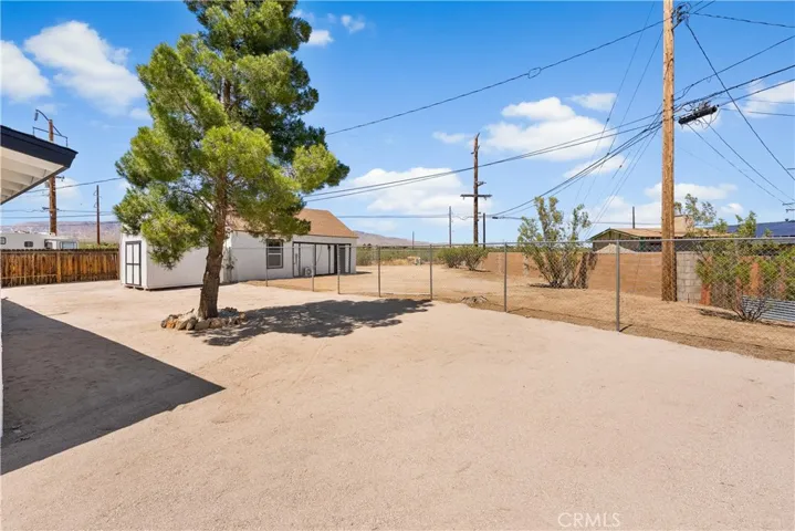 15992 Lawrence Drive, Mojave, California 93501