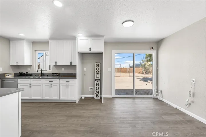 15992 Lawrence Drive, Mojave, California 93501