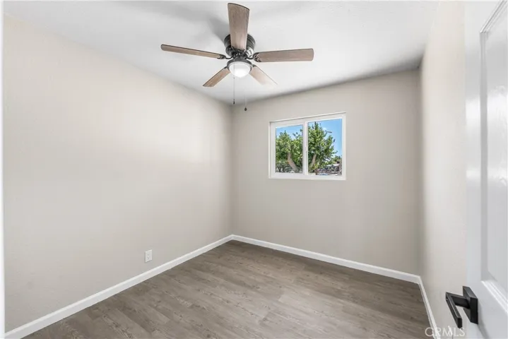 15992 Lawrence Drive, Mojave, California 93501