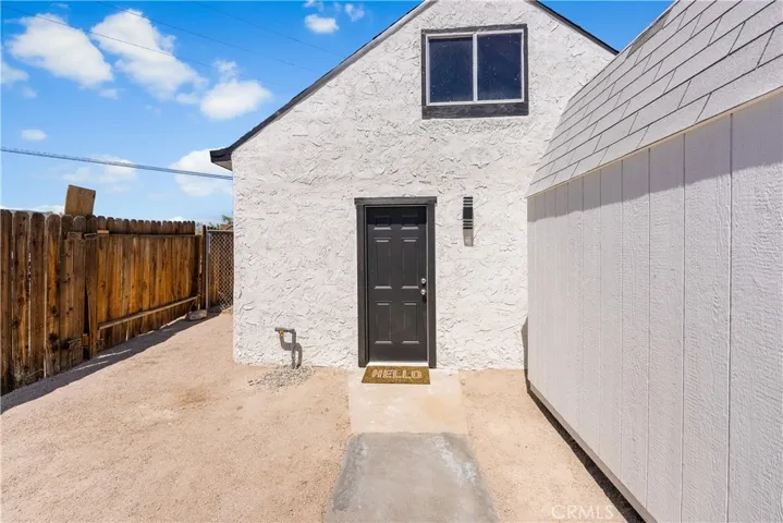 15992 Lawrence Drive, Mojave, California 93501