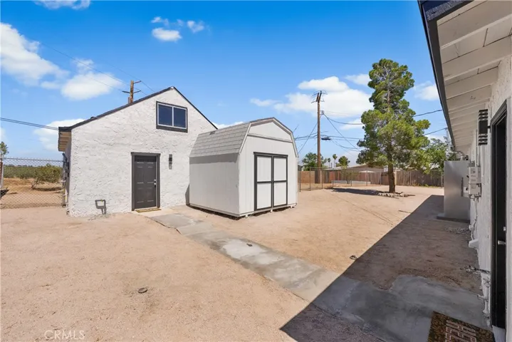 15992 Lawrence Drive, Mojave, California 93501
