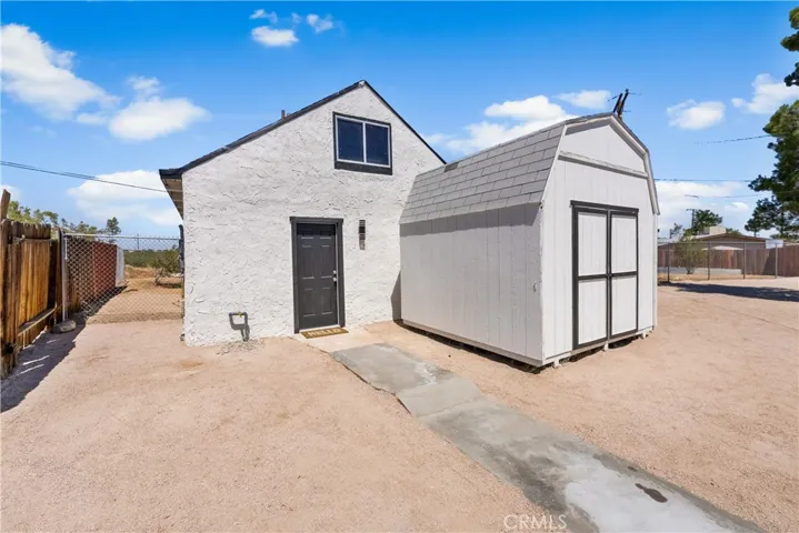 15992 Lawrence Drive, Mojave, California 93501