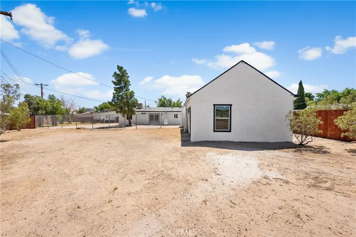 15992 Lawrence Drive, Mojave, California 93501