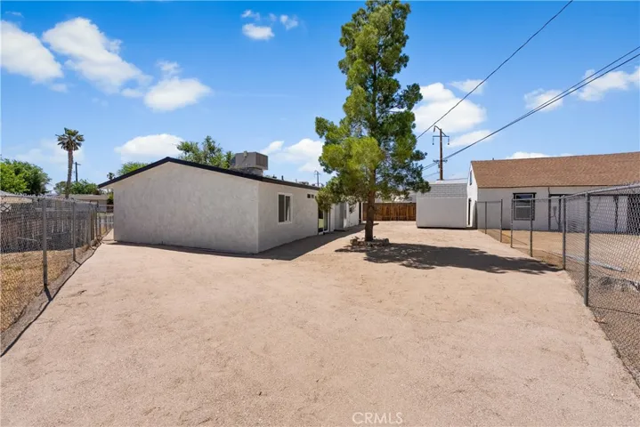 15992 Lawrence Drive, Mojave, California 93501