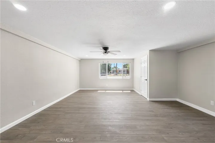 15992 Lawrence Drive, Mojave, California 93501