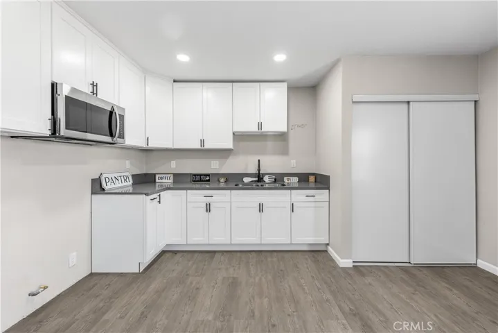 15992 Lawrence Drive, Mojave, California 93501