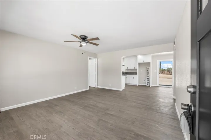 15992 Lawrence Drive, Mojave, California 93501