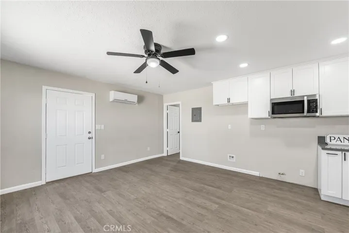 15992 Lawrence Drive, Mojave, California 93501