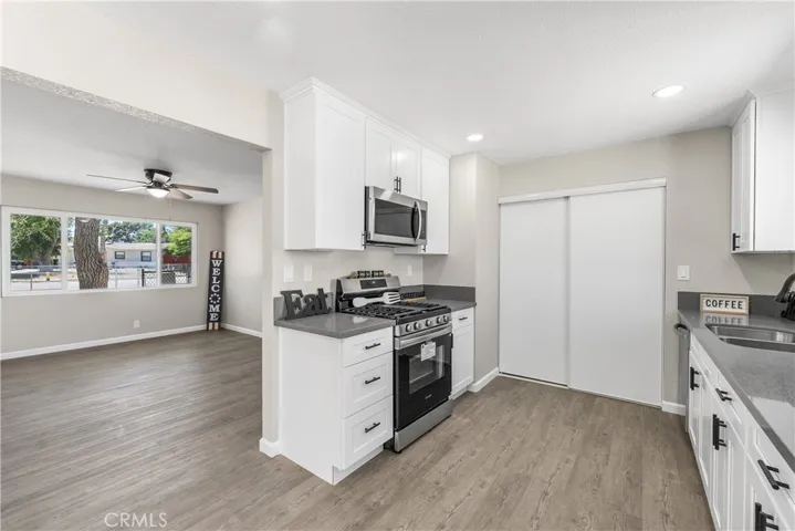 15992 Lawrence Drive, Mojave, California 93501