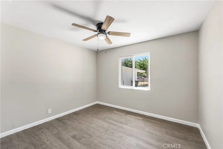 15992 Lawrence Drive, Mojave, California 93501
